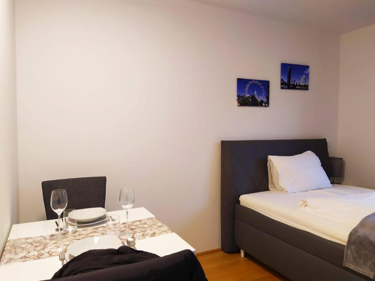 Cosy Park Apartment City Center Вена Экстерьер фото